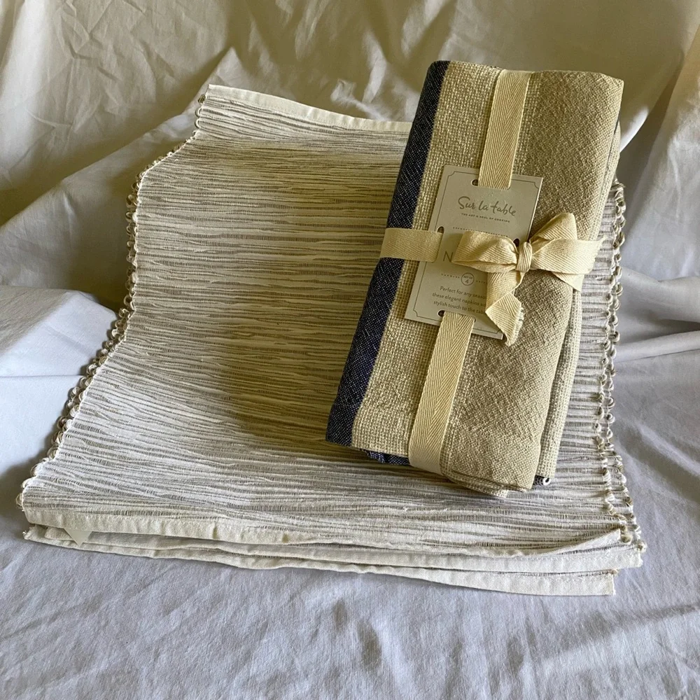 4 Cloth Napkins and 4 Cloth Placemats
